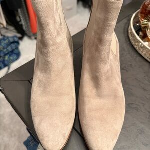 Same Edelman Beige suede Ankle Boots